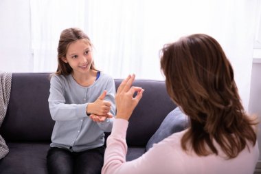 The Importance of Sign Language When Teaching Deaf Children